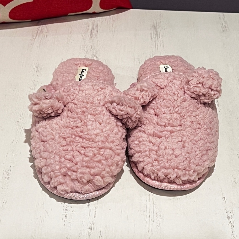 Dearfoams Plush Pink Slippers (NWOT)